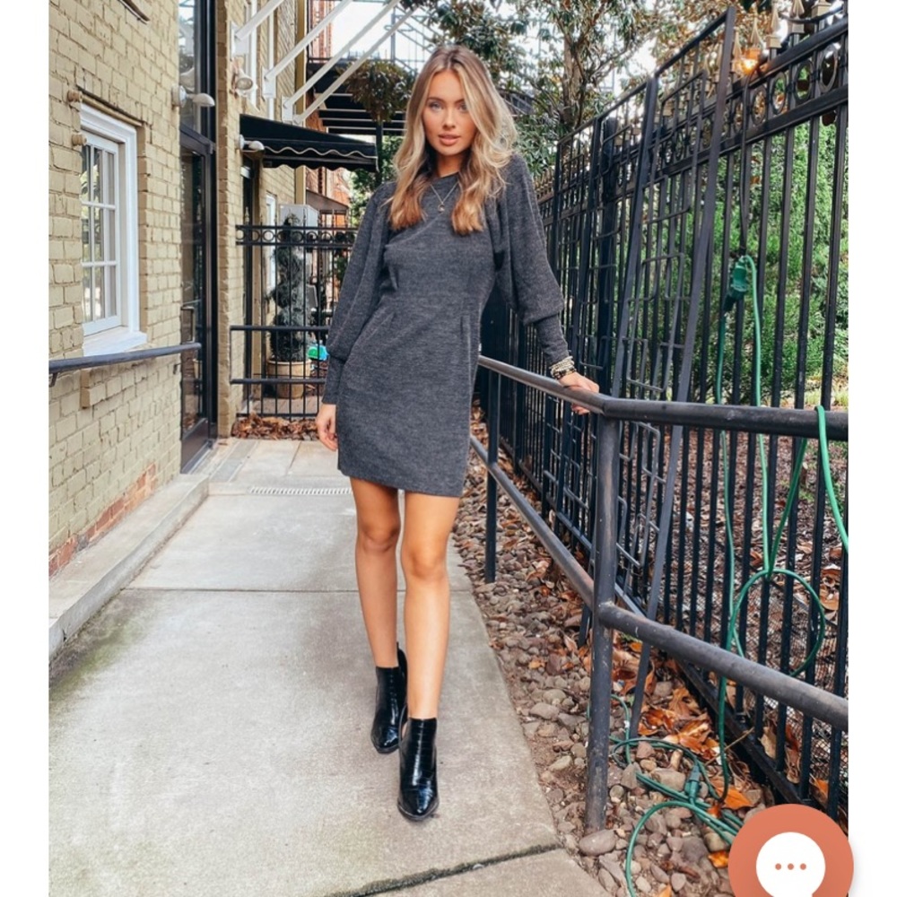 Grey Long Sleeve Dress from VESTIQUE